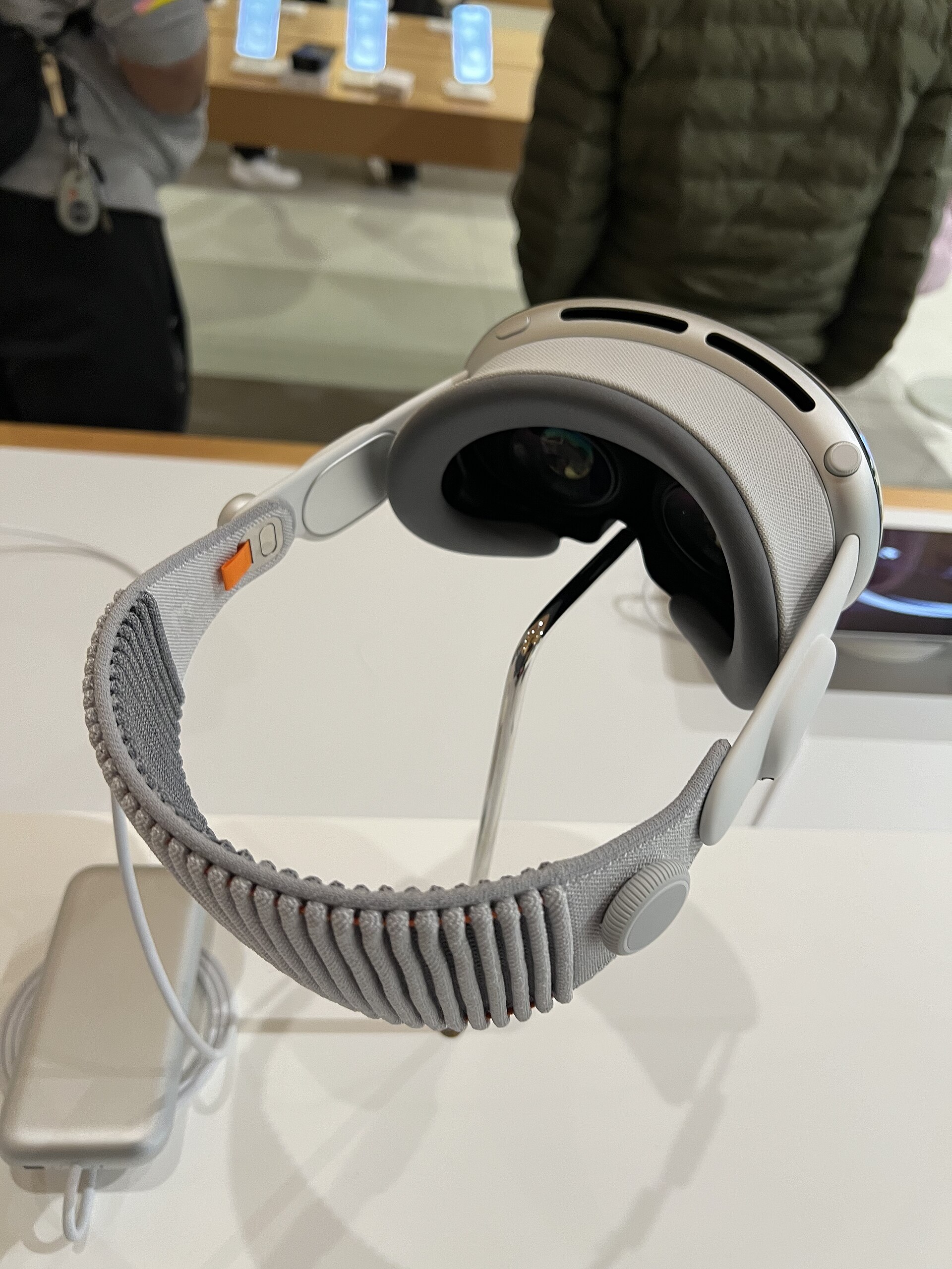 Apple Vision Pro 展示机。