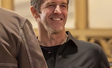 最近我能读到的 John Ternus 苹果的新CEO